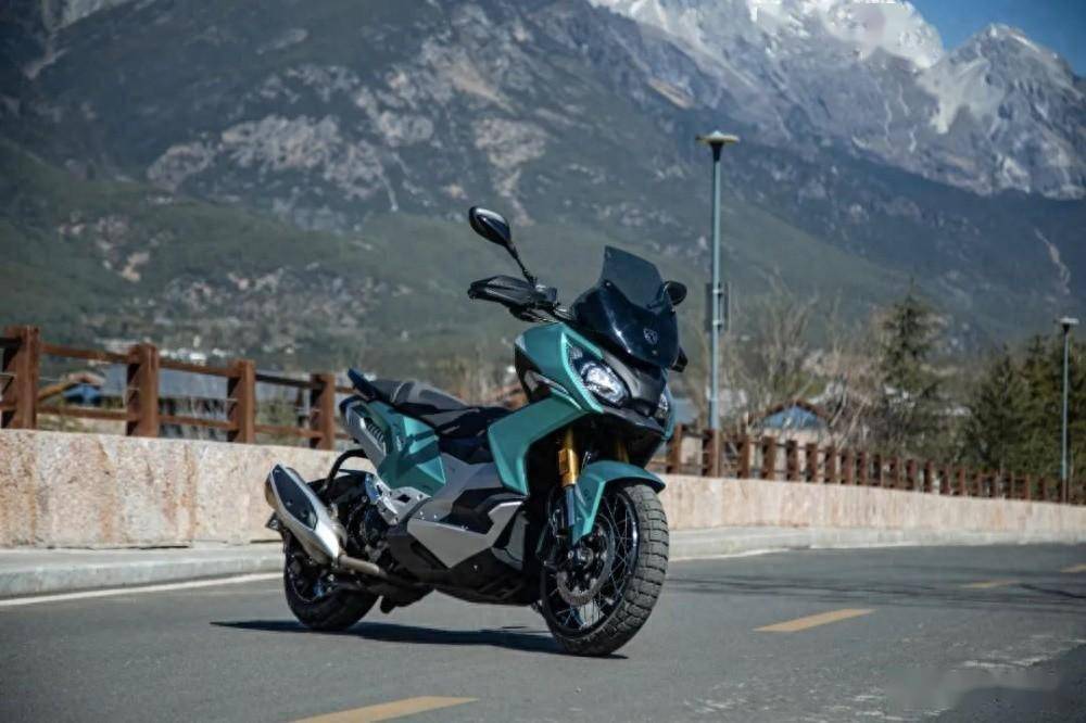 2024年3月11日,标致摩托xp400及2024款产品发布会在云南丽江玉龙雪山