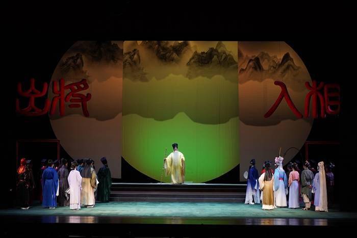 梦里依稀,平生事,细数风流多趣……3月10日晚,北京长安大戏院川腔绕梁
