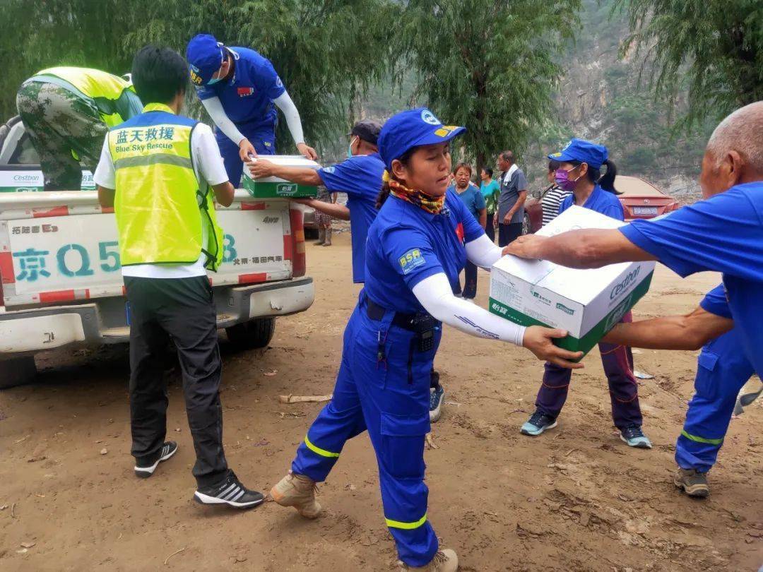 三八特辑房山蓝天救援队巾帼志愿者群像
