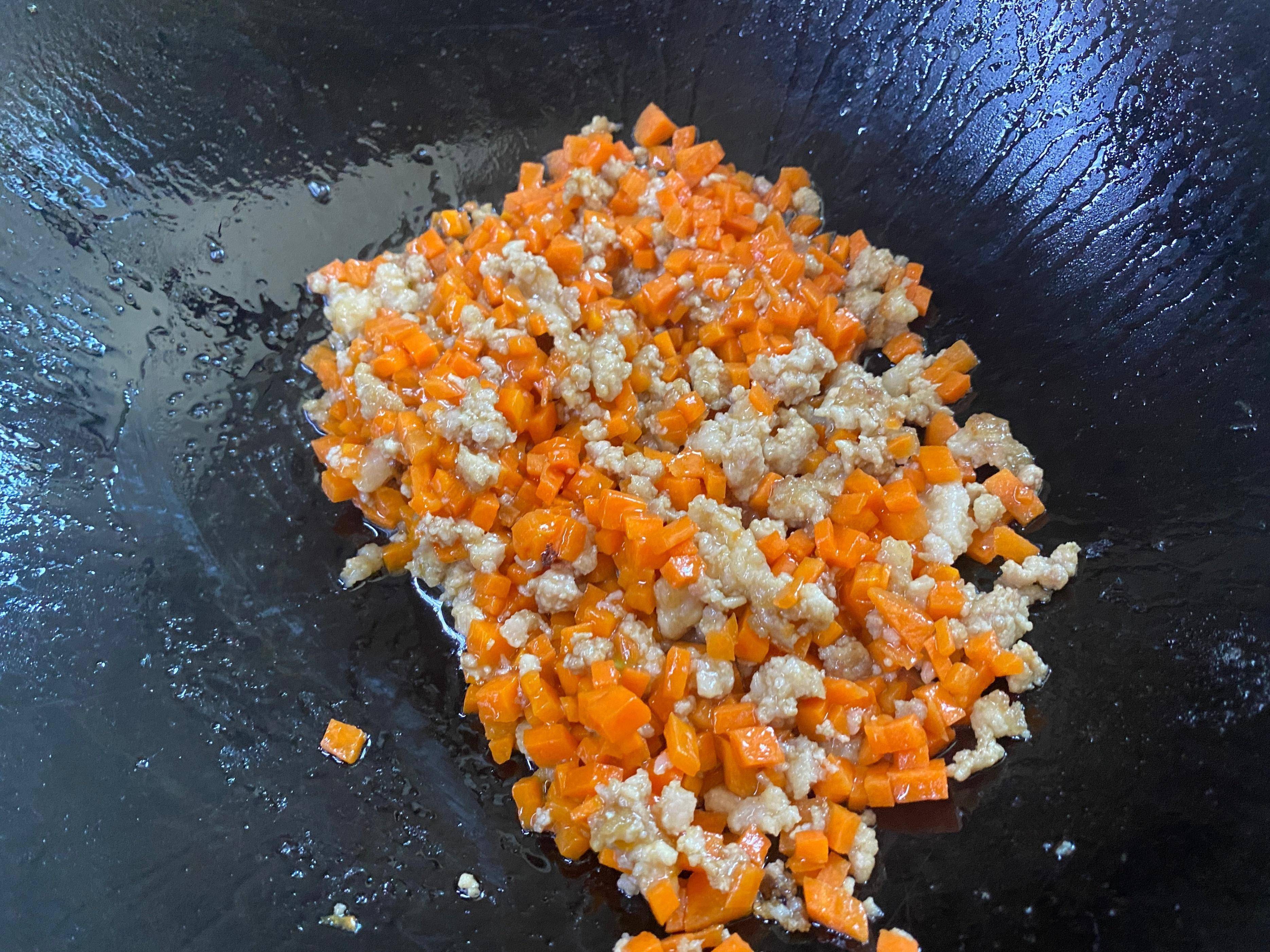 胡萝卜搭配什么菜做最好吃推荐这4种做法养肝明目通便减脂