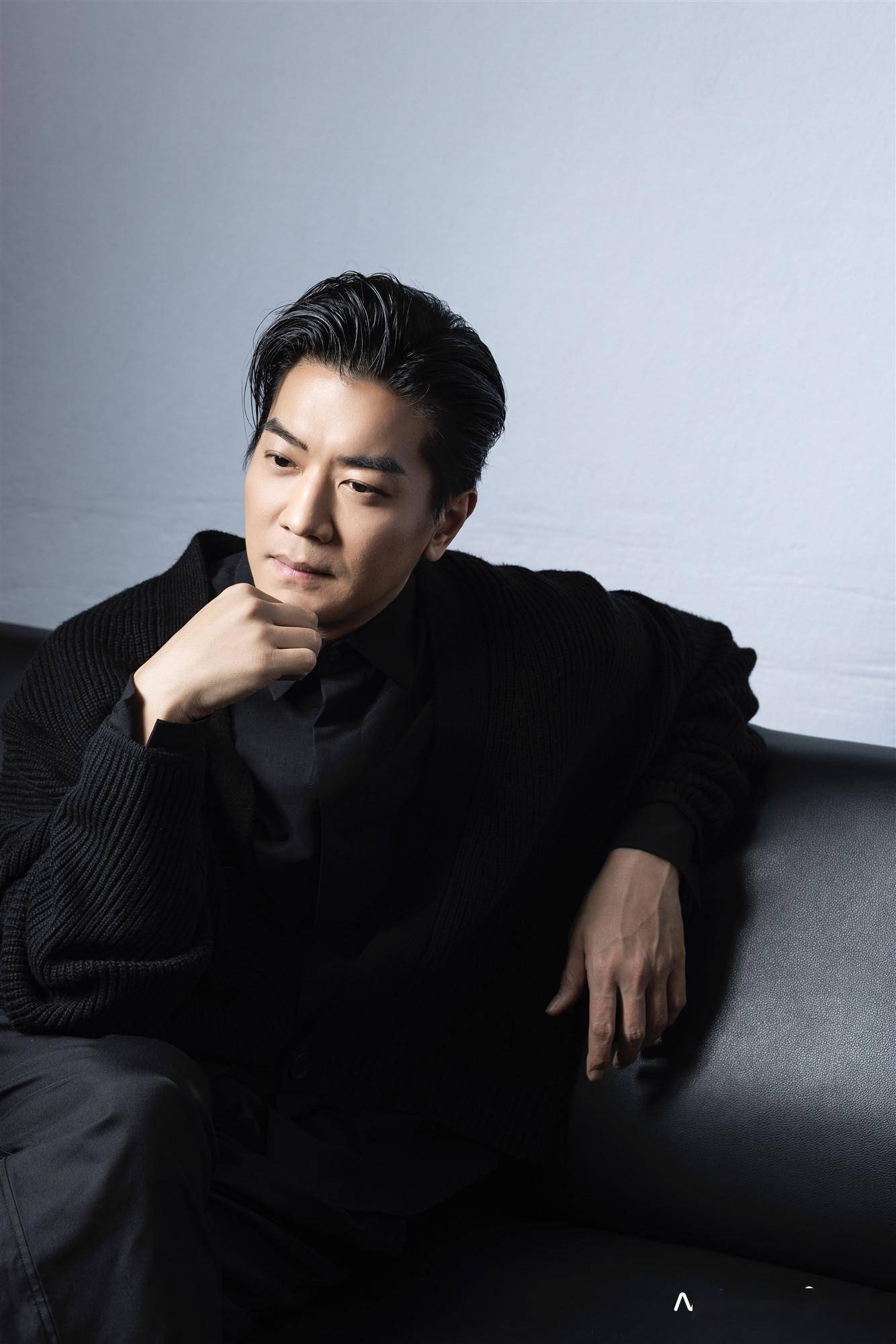 黎诺懿做人简简单单洒洒脱脱