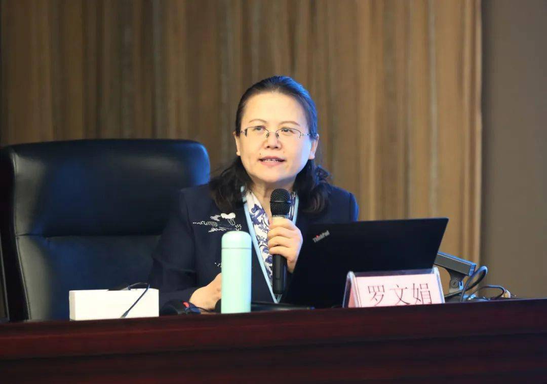 罗文娟从以德治企,以礼治企,以法治企三个方面对管理之道进行了深入