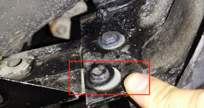 新车前翼子板被换过星途热销车型遭退车车主质疑欺诈销售