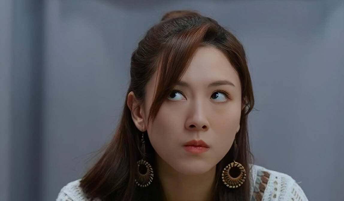 tvb女星王敏奕穿小背心拍亲热戏吻到嘴唇变形演技进步明显