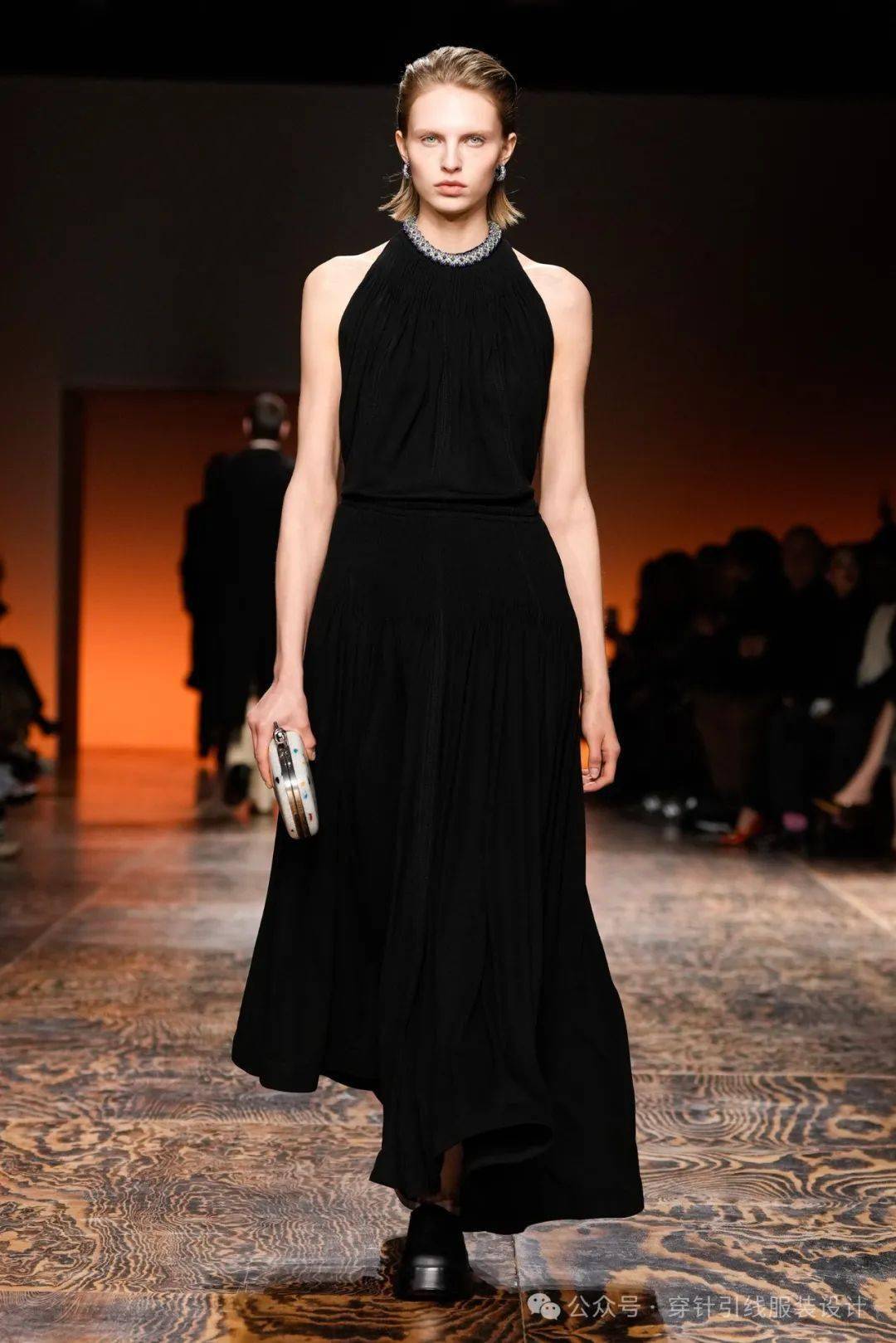 看着就养眼bottegaveneta2024秋冬系列静奢风席卷而来衬衫大衣美到