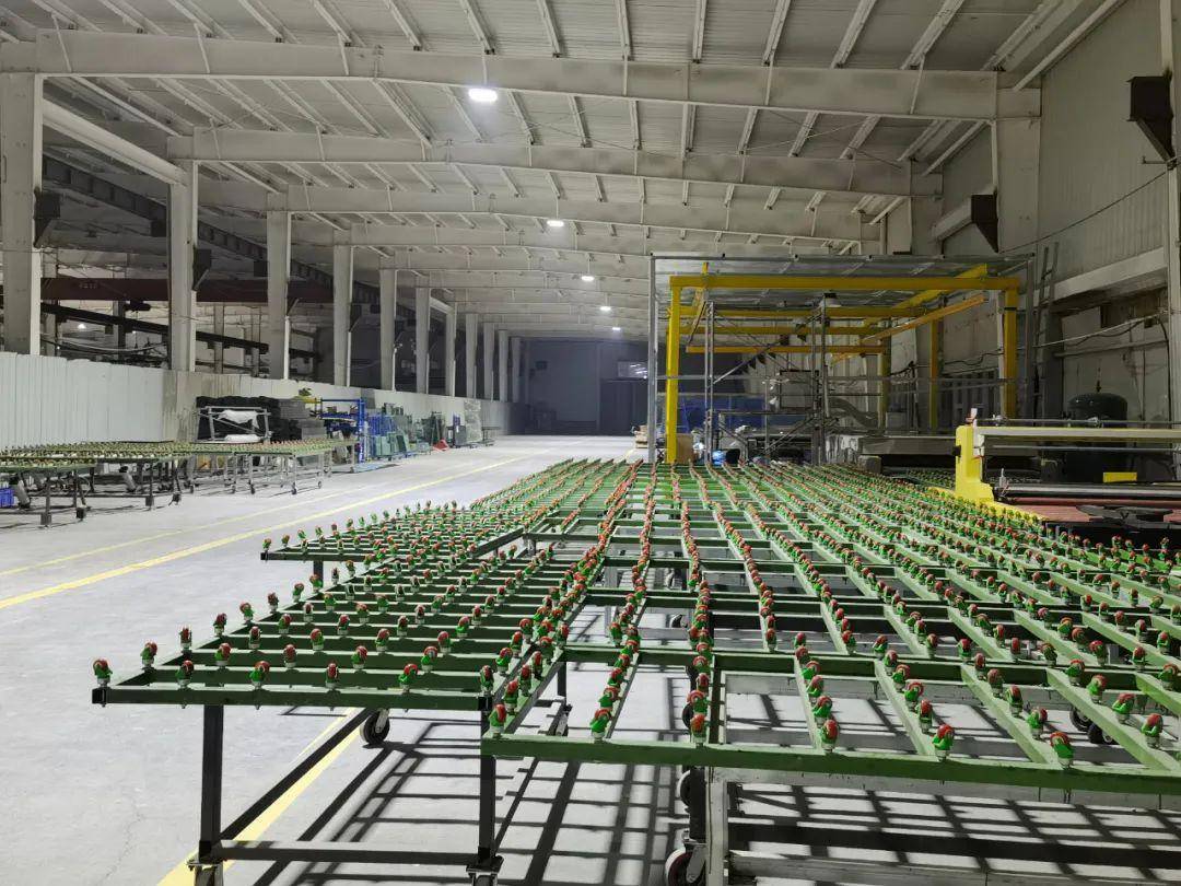 315晚会曝光假防火玻璃黑产业链天津市静海区问题企业连夜查封