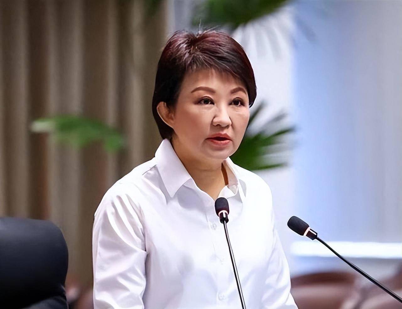 雄心勃勃卢秀燕学礼仪为访美做准备铁三角联盟赖清德危机倍增