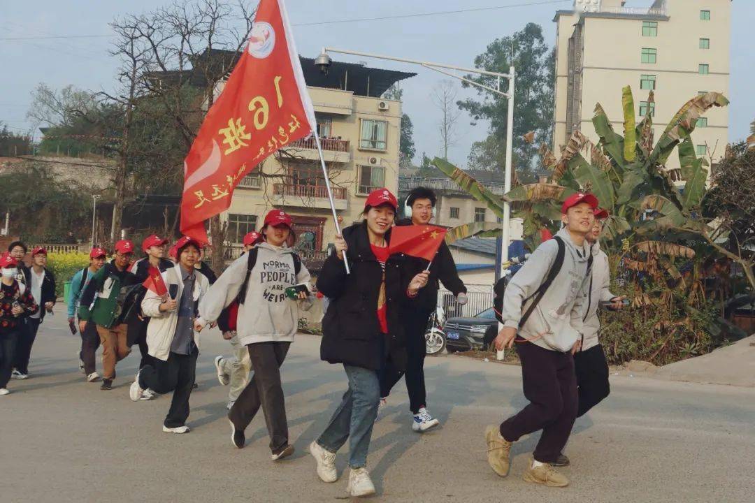 武胜中学开展主题团日暨红色研学实践活动