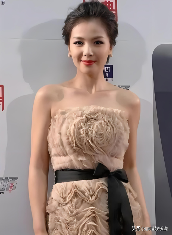 车晓和刘涛同框!一个像村姑,一个像校花,网友:老戏骨咋了?