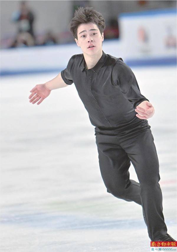 戴大卫在十四冬花样滑冰公开组男子单人滑自由滑比赛中,他最终仅次于