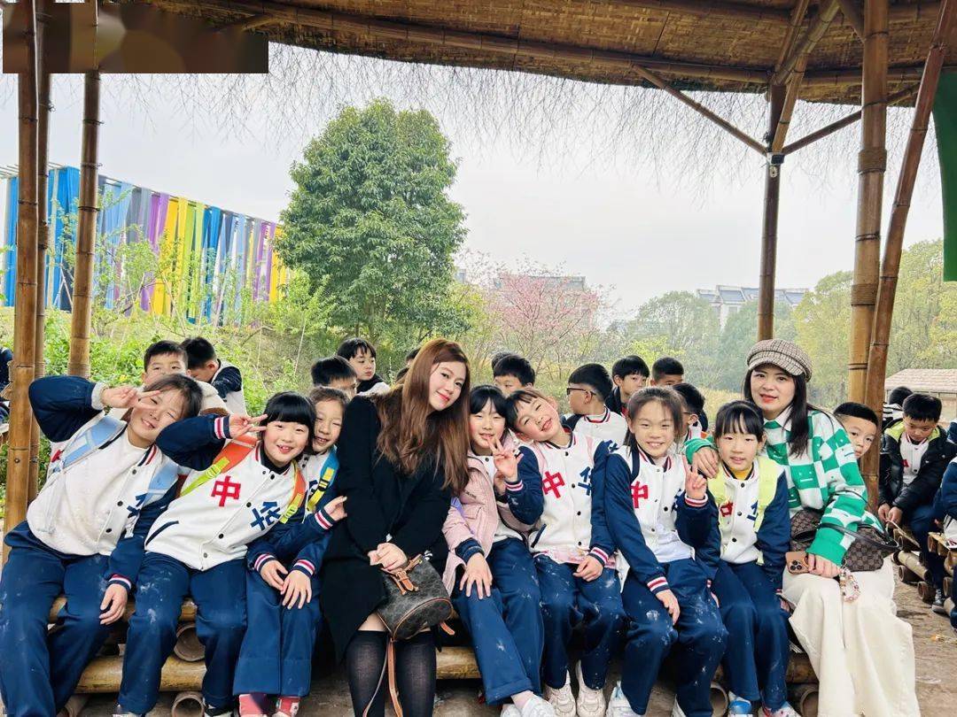 百年中华德育春日好时光一起趣研学丨渝中区中华路小学竹园校区13年级