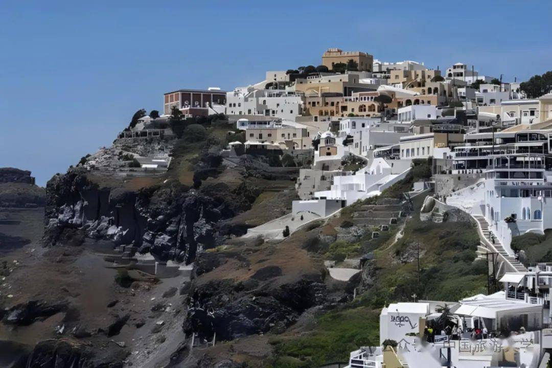行走丨费拉断崖上的小城
