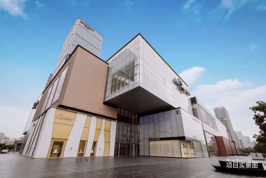 城市与土地与个体的深切的脉络连接,将会随着万象商业与城市的同力协