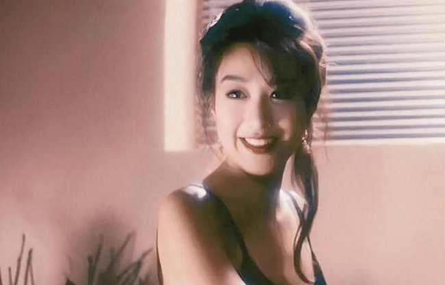 原创周星驰御用女友嫁3个老公51岁再给小12岁娇夫生四胎彻底拼命了