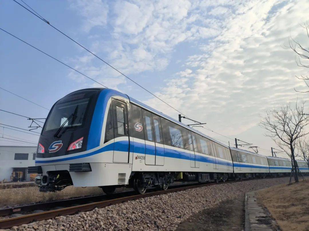 全新升级轨交4号线新车上线了