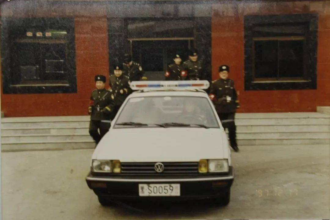 穿梭时空看南来北往的新时代铁路青年