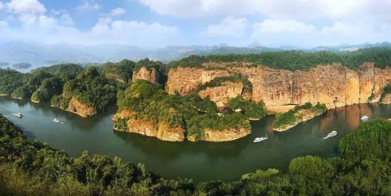下午:前往建宁,游览国家4a级旅游景区,全国爱国主义教育示范基地