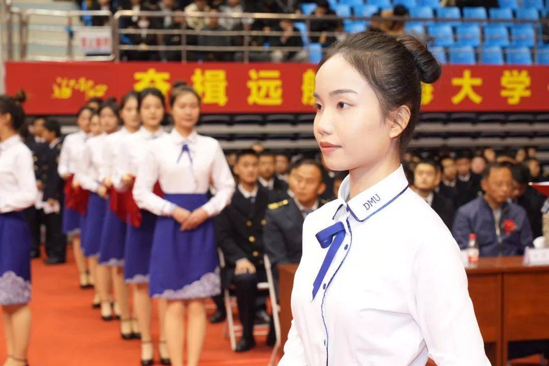 海大礼仪队全称"大连海事大学学生礼仪志愿服务队",负责学校重大赛会
