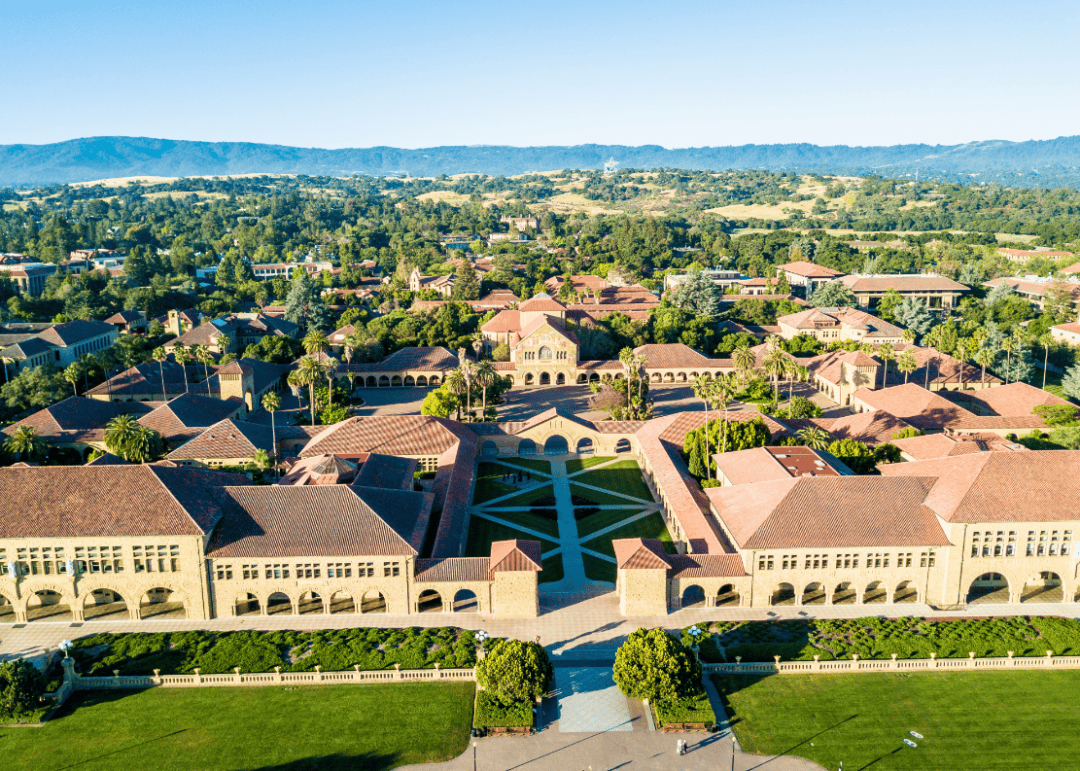 斯坦福大学的人工智能课程属于工程学院的计算机科学系,是计算机科学