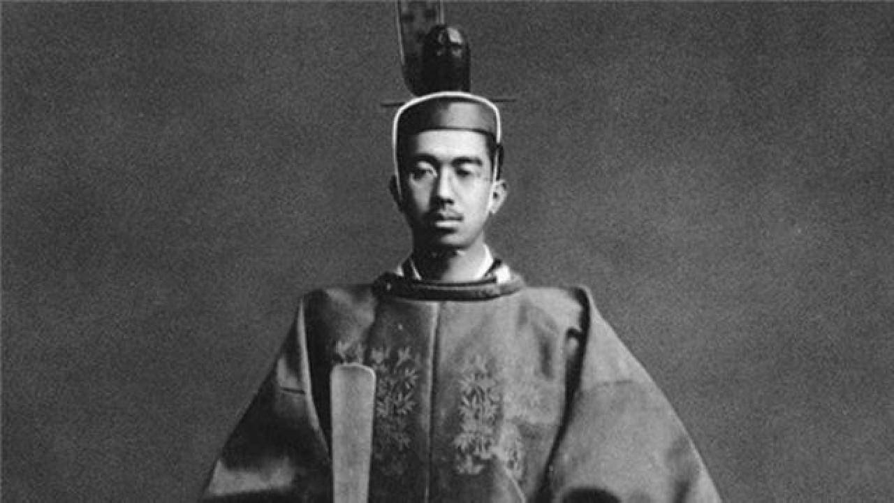 裕仁其中最有名的,就是以侵华日军总司令冈村宁次为代表的三羽乌,以及