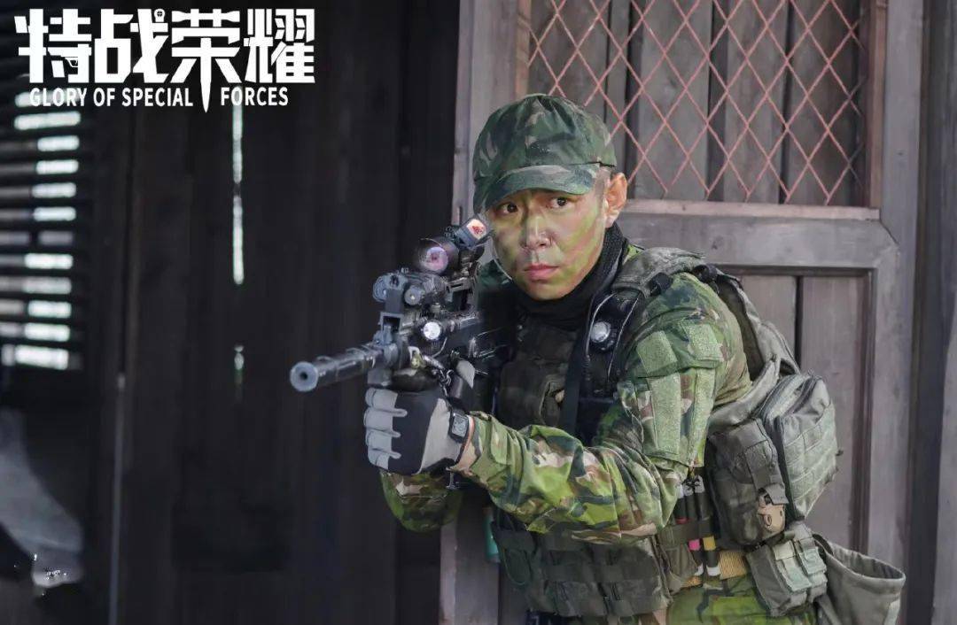 凭情深深雨蒙蒙尔豪爆红25岁为女友放弃表演如今22年过去才知女友竟是