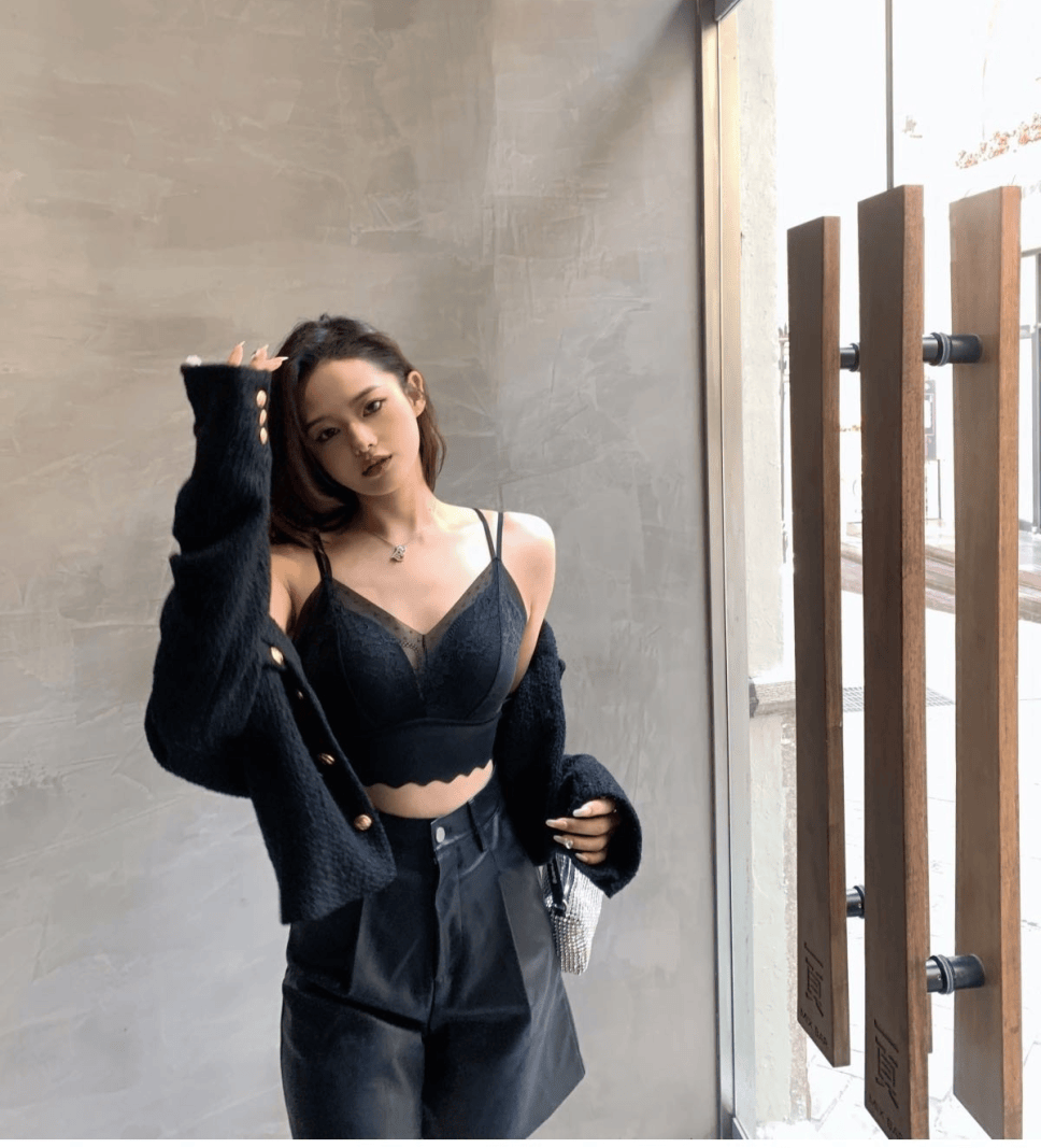 今年爆火的"渣女背心",又纯又欲,显瘦又时髦_内衣_胸部_女性