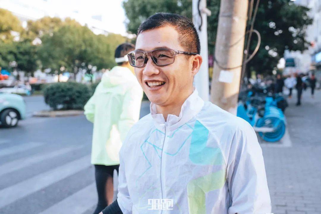 692021年陕西全运会男子马拉松冠军青海名将仁青东知布,今年在黄山