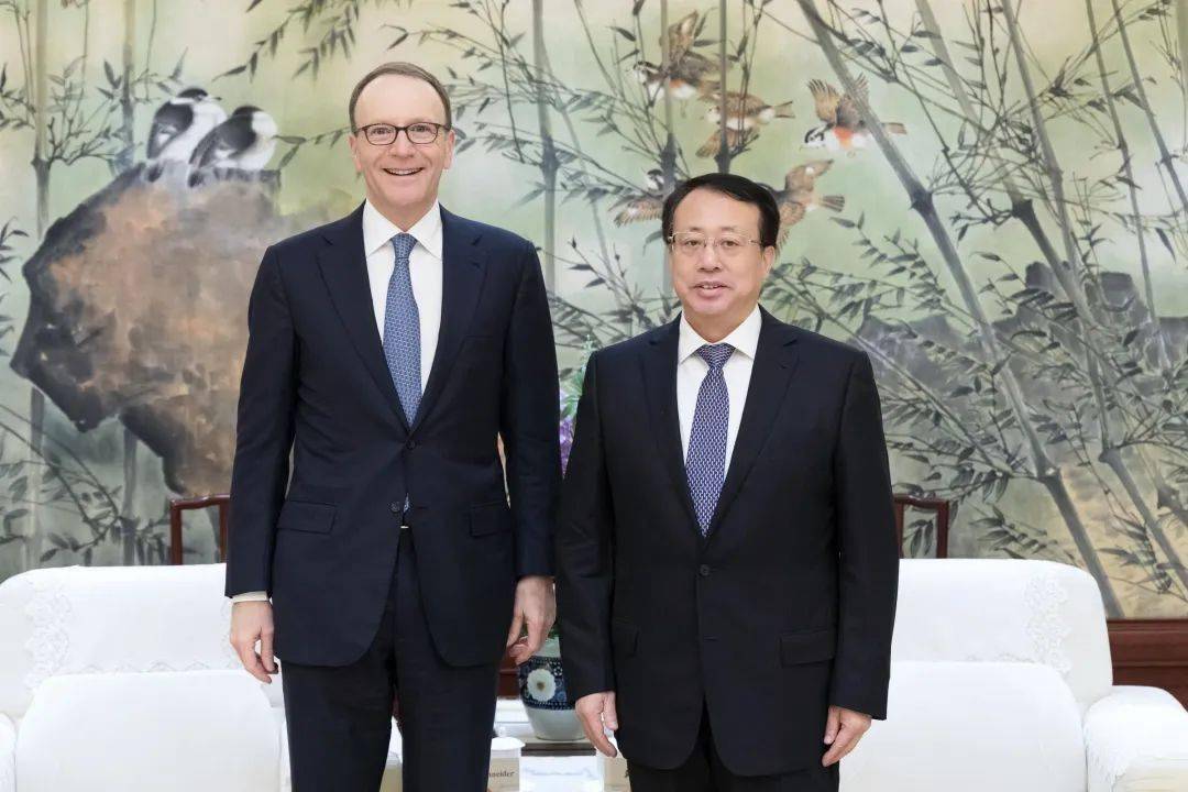 上海市市长龚正会见瑞士雀巢集团首席执行官马克施奈德