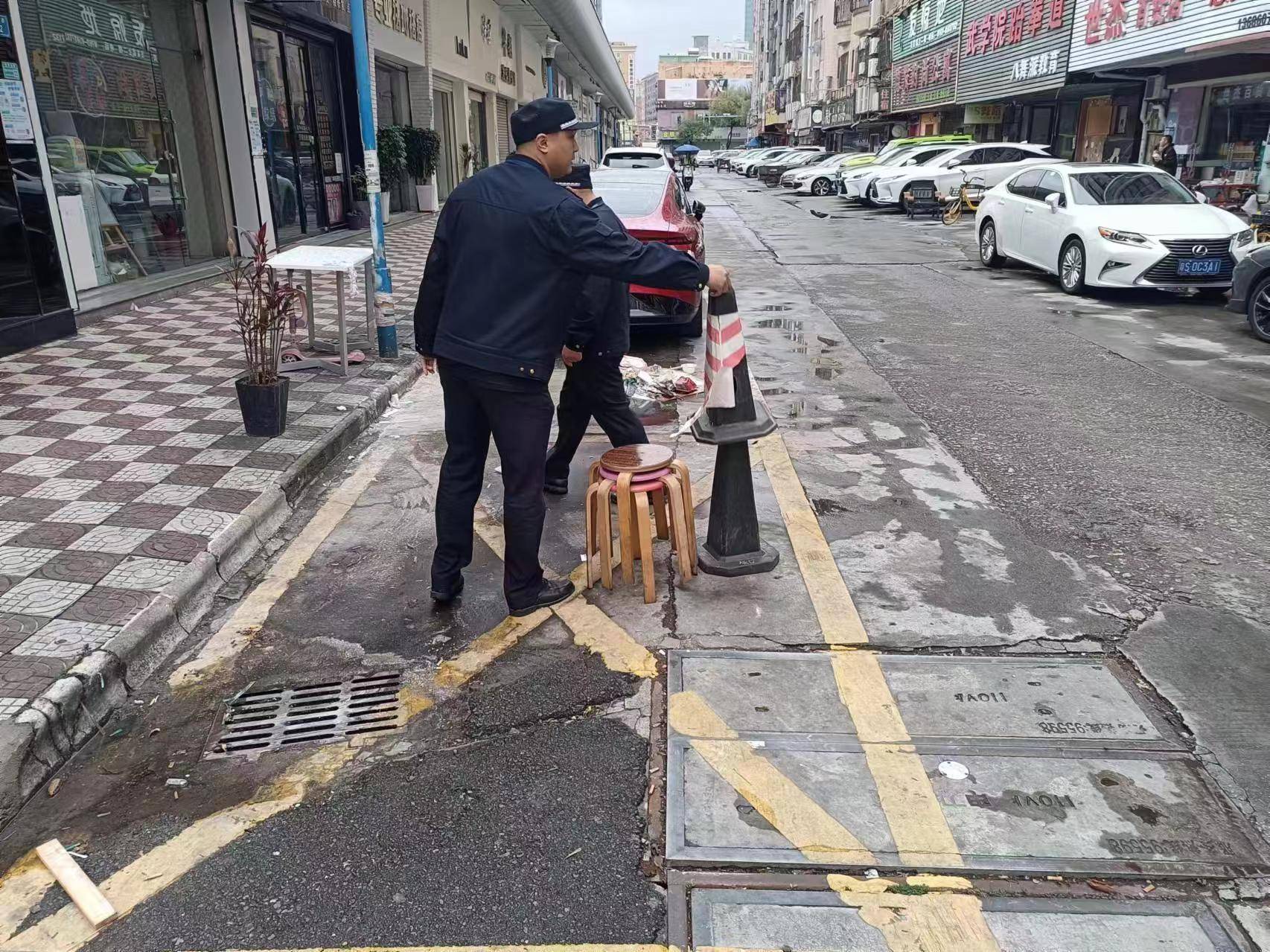 为城市道路减负东莞厚街城管持续推进道路秩序整治工作