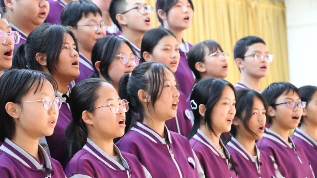 本次活动是庆祝长实中建校十周年校庆系列活动之一,初一年级各班的