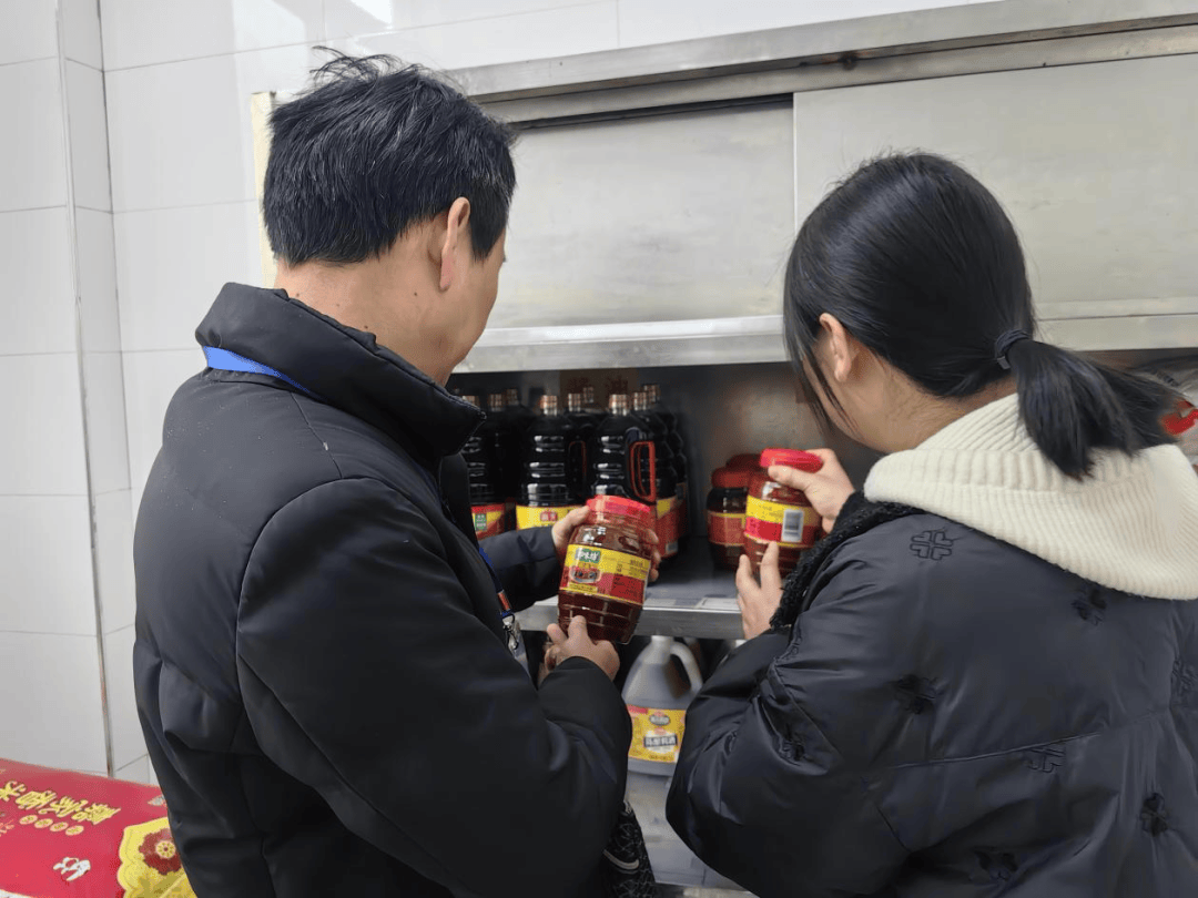 平安东桥丨落实润心行动筑牢食品安全责任督学走进东