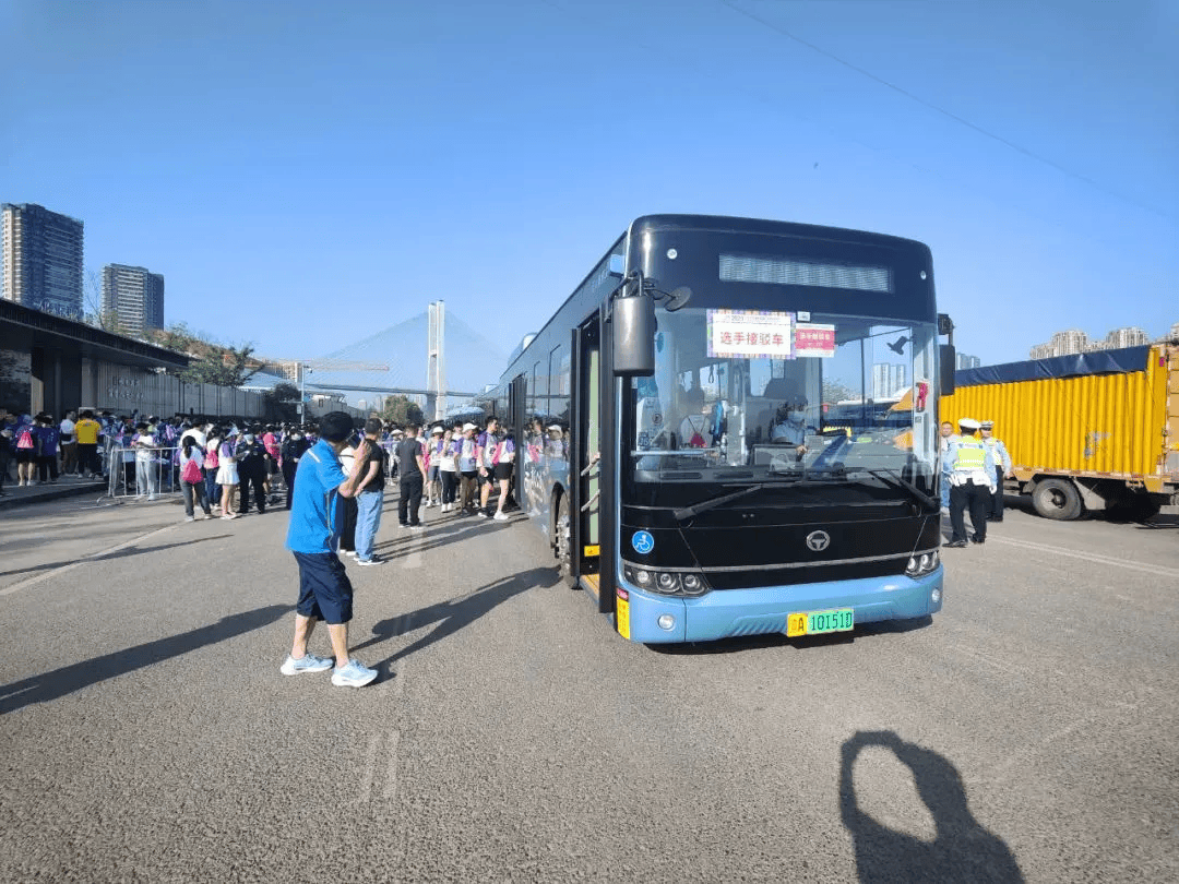 重马连夜调整发令时间4条轨道交通线路运营时间提前