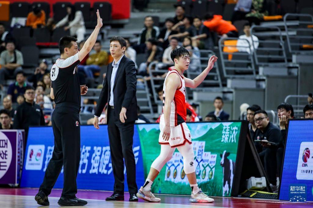 篮球cba常规赛广东华南虎胜江苏肯帝亚