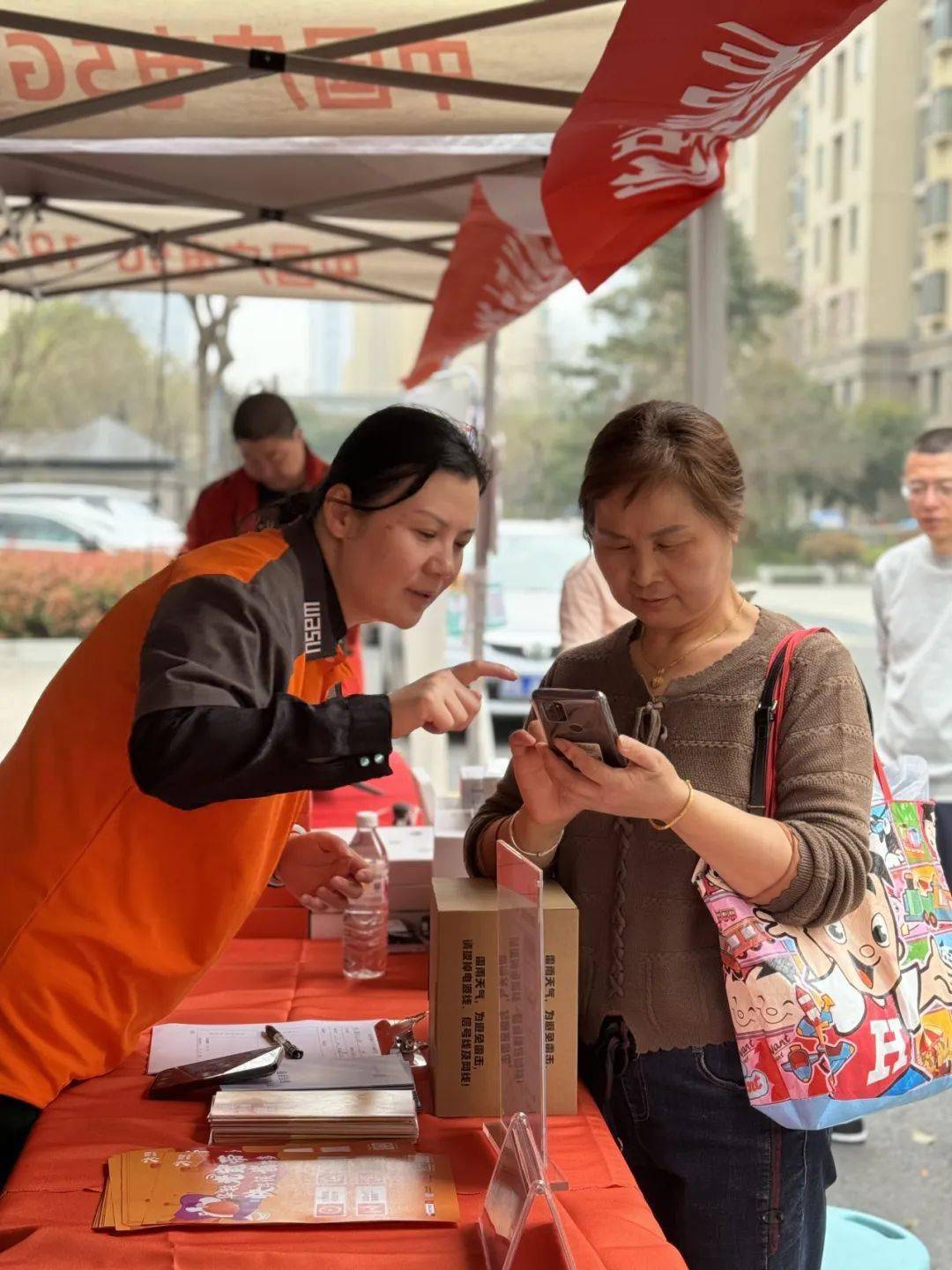 好服务在华数临平华数总经理服务日直达一线服务零距离
