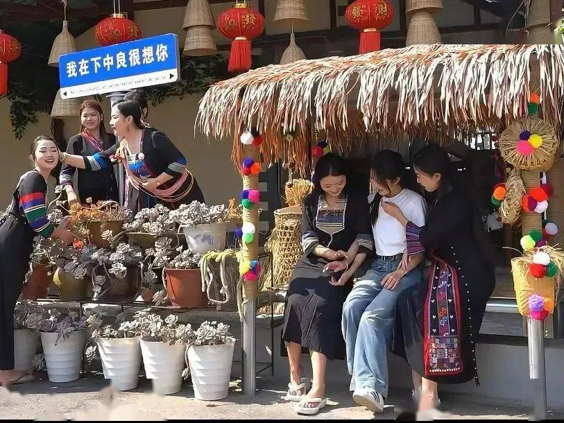 勐捧镇学习推广浙江千万工程经验共绘美丽乡村三张图