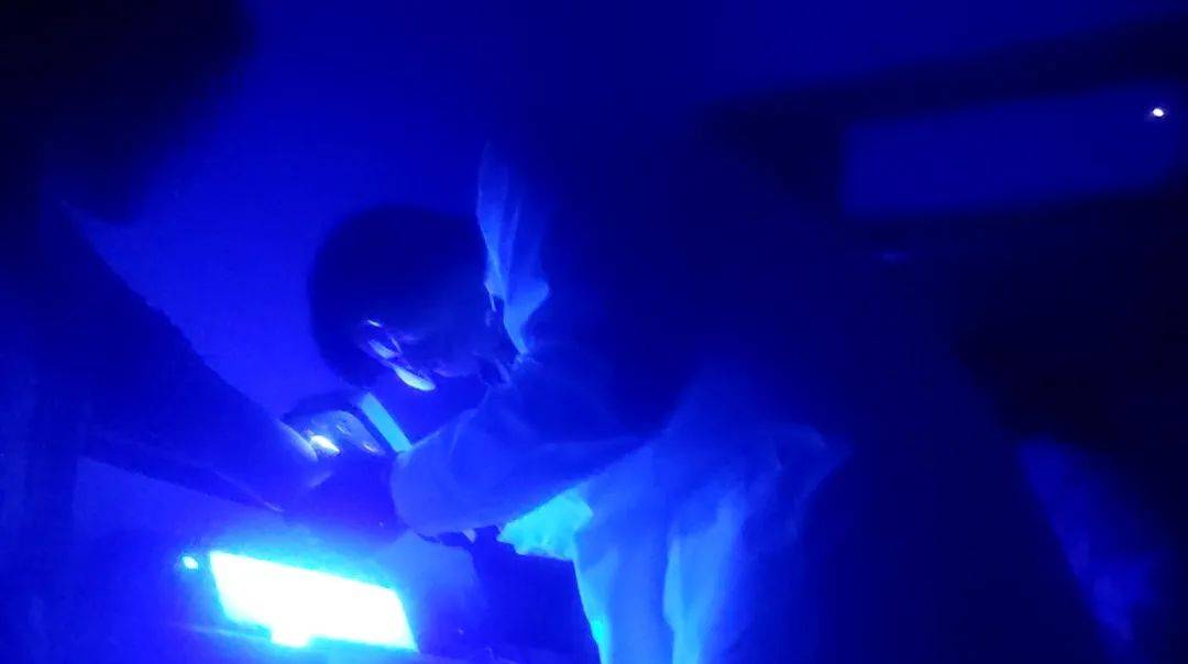 在看过李先生胸前的胎记后,医生判断李先生的胎记为贝克痣,随后唐建顺