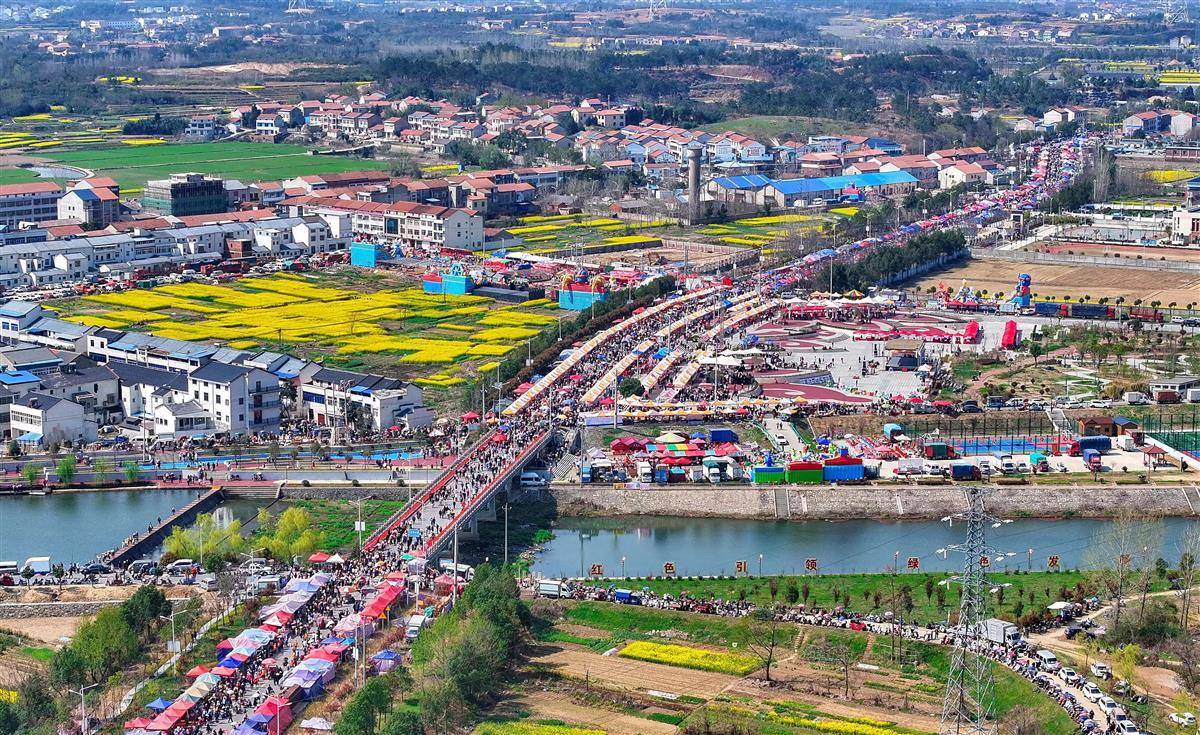 2400余展销摊位应有尽有20万市民游客共庆花朝节武汉