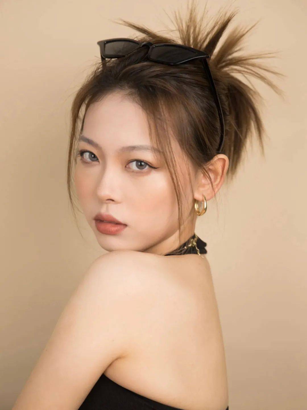 别再披头散发了这5款春夏发型太太太撩了显高显脸小