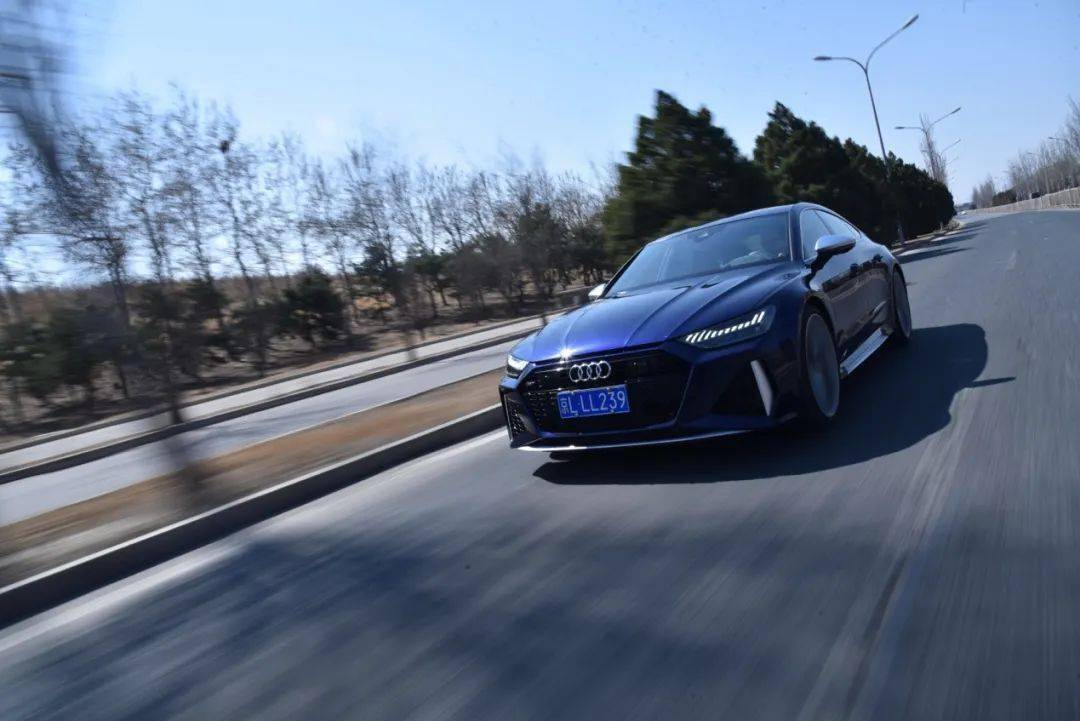 抖音神车驾到!200万的奥迪有多炸裂?_搜狐汽车_搜狐网