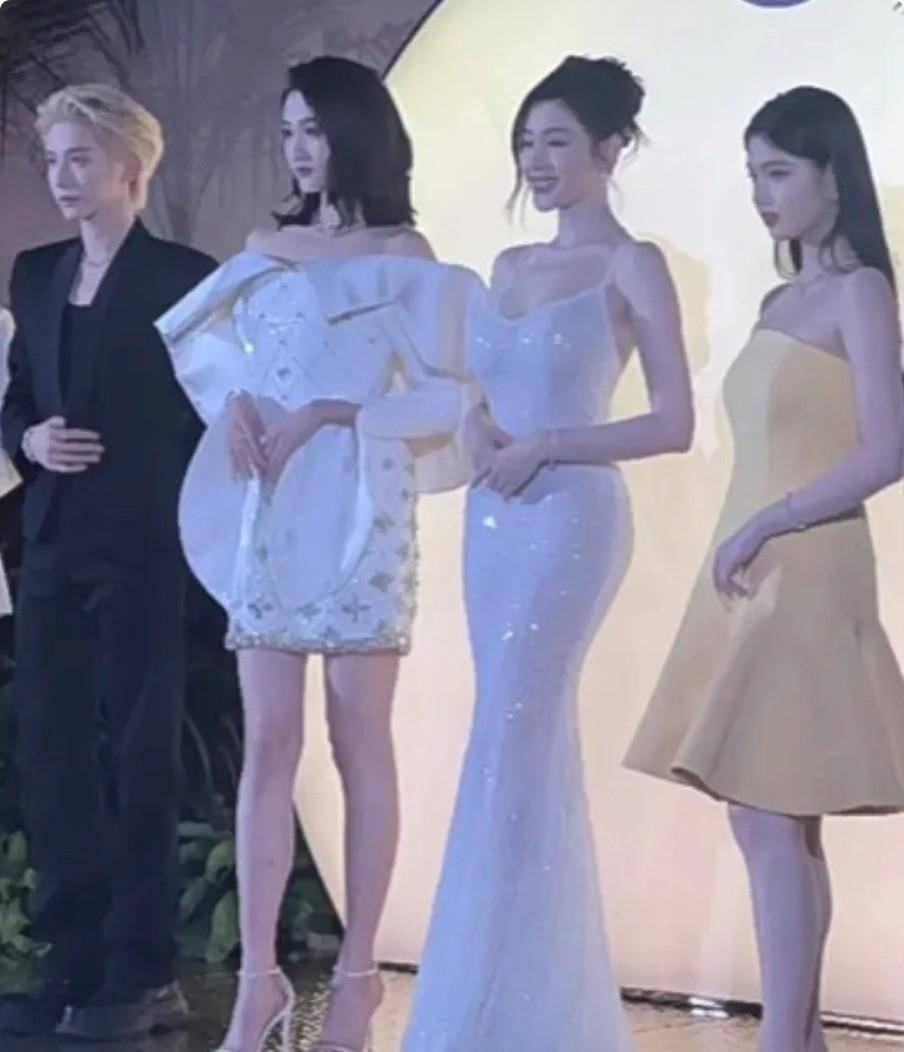 原创当26岁关晓彤和33岁张天爱同框我才明白骨相美和皮相美的区别