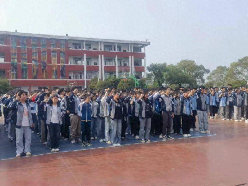 宜春报道:上高县泗溪中学举行预防校园欺凌宣誓活动