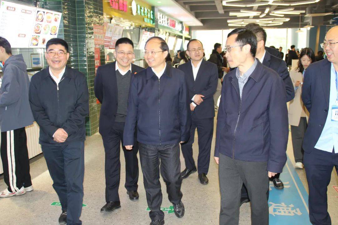 副市长查颖冬督导我院食品安全包保工作