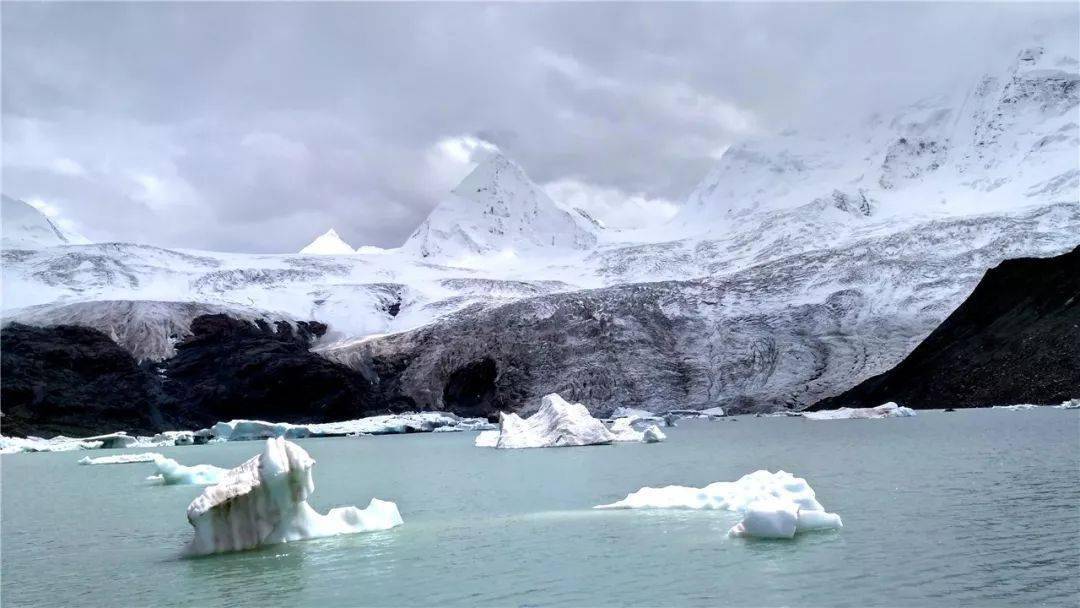 西藏萨普冰川美过稻城亚丁真正人间净土