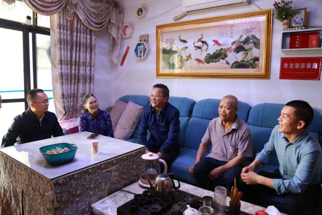 王心富到都安调研时强调紧紧围绕五个家园大力推进示范区建设