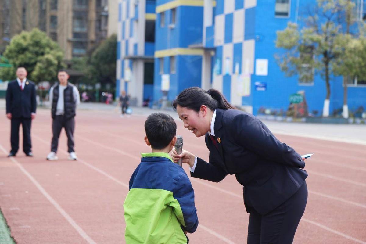 四川省岳池县检察院守护阳光少年共建和谐校园