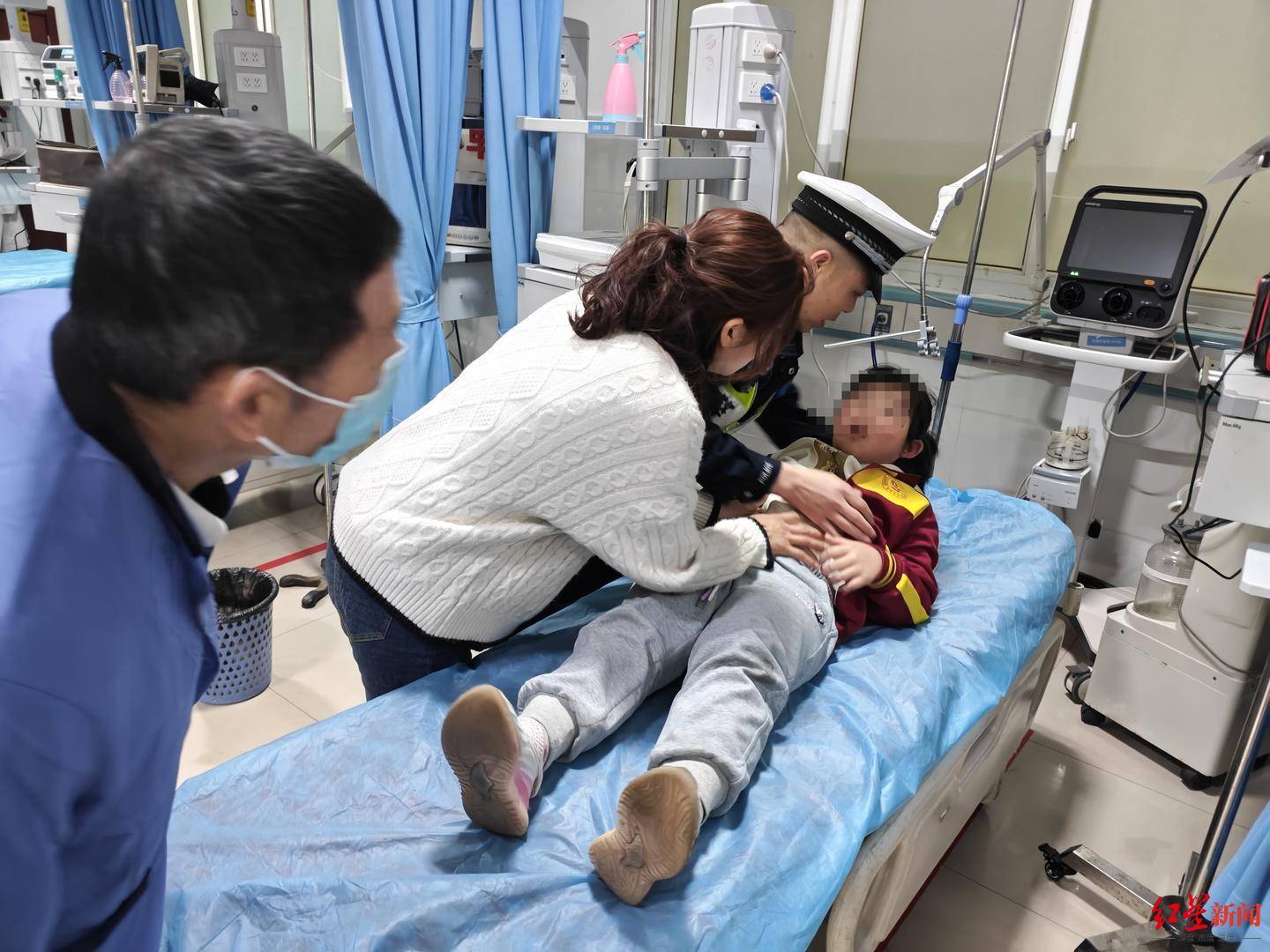 小学女生上课时突发抽搐,交警鸣笛开道10分钟紧急送医及时救治_蓬安县_杨家镇_车辆