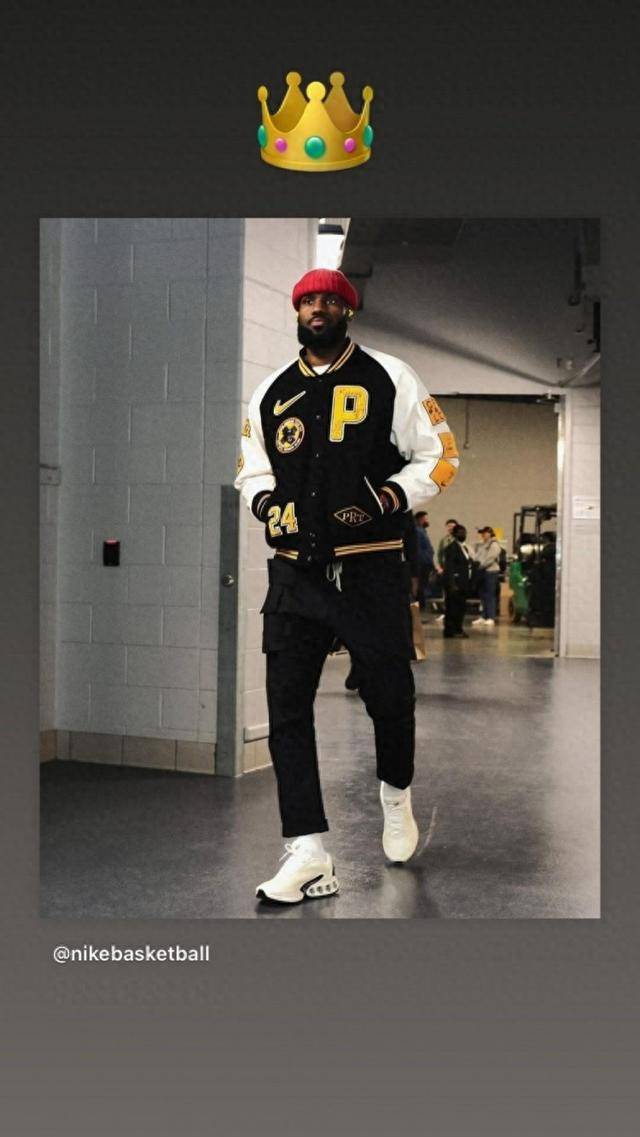 小红帽很醒目詹姆斯更新ins晒出自己今日穿搭