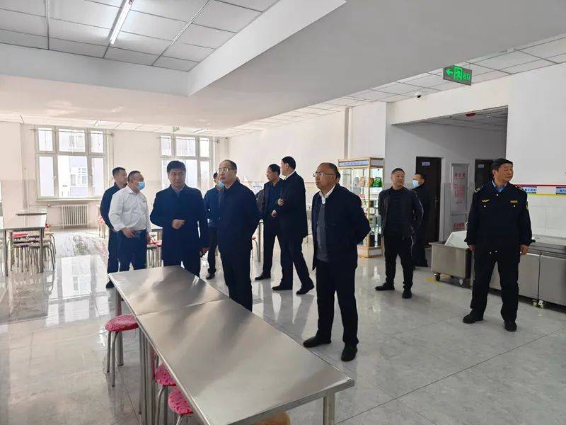 督导宁城县委常委宣传部长刘和鑫开展食品安全两个责任督导工作