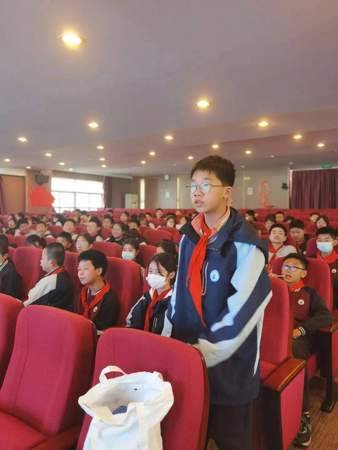 杜绝校园欺凌共建和谐校园宝山区刘行新华实验学校开展防欺凌安全主题