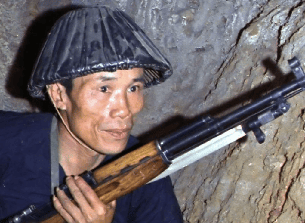 56式半自动步枪服役几十年仍受士兵喜爱仓库拿来下锅煮就能用